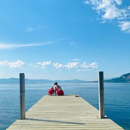 Nice Little House Right By The Sea, Stunning View Rensa ภายนอก รูปภาพ
